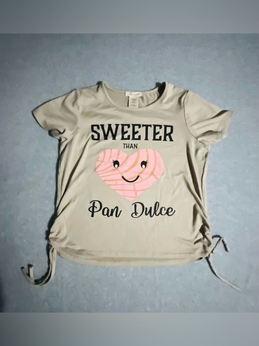 Love Cameron Girls Size 12 Cream Pan Dulce Heart Graphic Ruched Side Tee Shirt